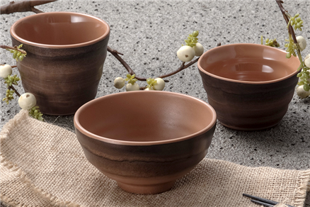 Threaded cups